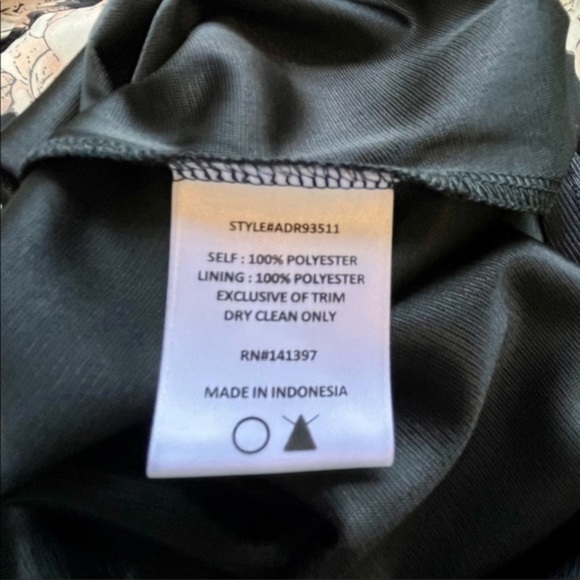 ASTR BLACK FLORAL LONG BELL SLEEVE LACE MINI DRESS | SIZE SMALL​ - Picture 3 of 5